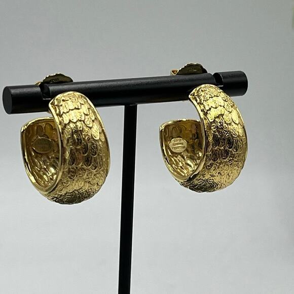 Bellezza Italy Hammered Textured Gold Tone Chunky Half Hoop 925 Back Earrings - Picture 1 of 14